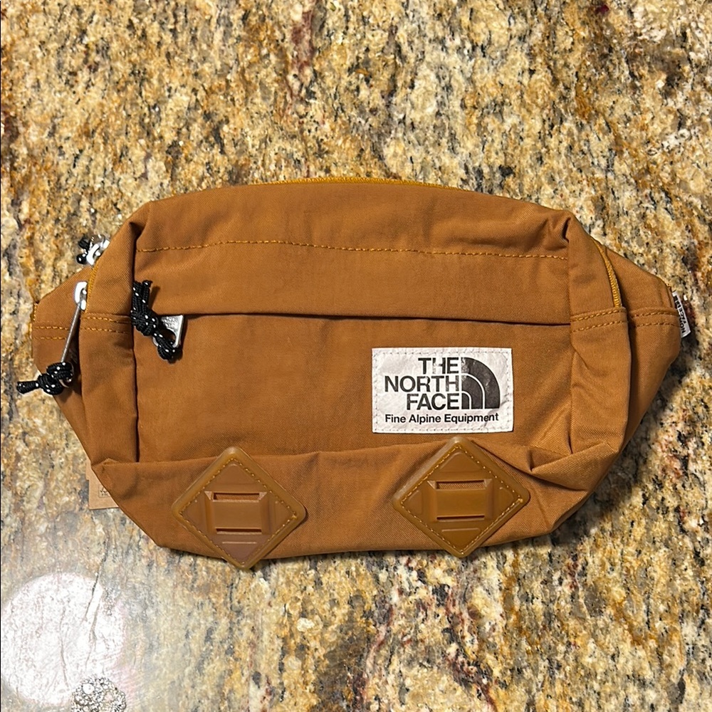 The North Face Brown Belt Bag with Modern Design - NEVER USED